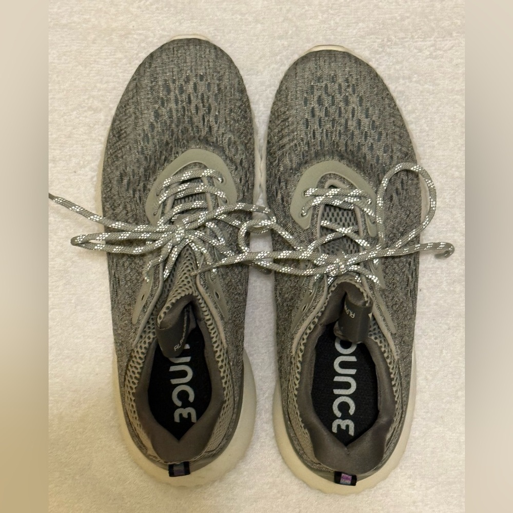 Adidas AlphaBounce Women’s Sneaker Grey- Size 8